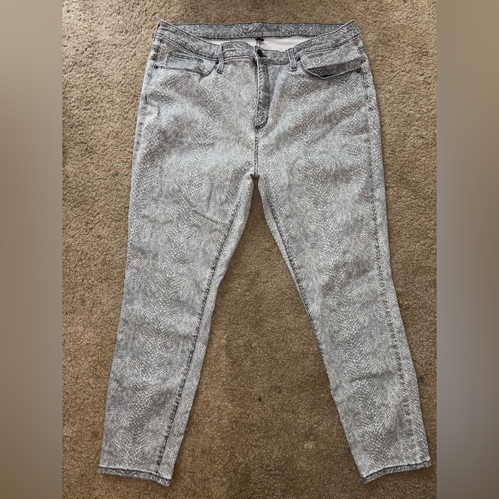 Universal Thread Women's Textured Gray Skinny Jeans